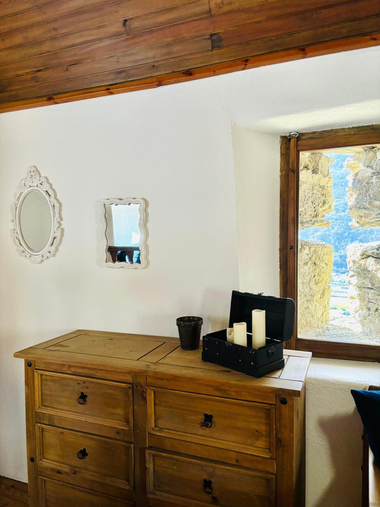 Foppoli Castle, Private 11Th Century Fortress With Panoramic View, Sauna And Hot Tub Overlooking The Valtellina Mazzo di Valtellina Exterior photo