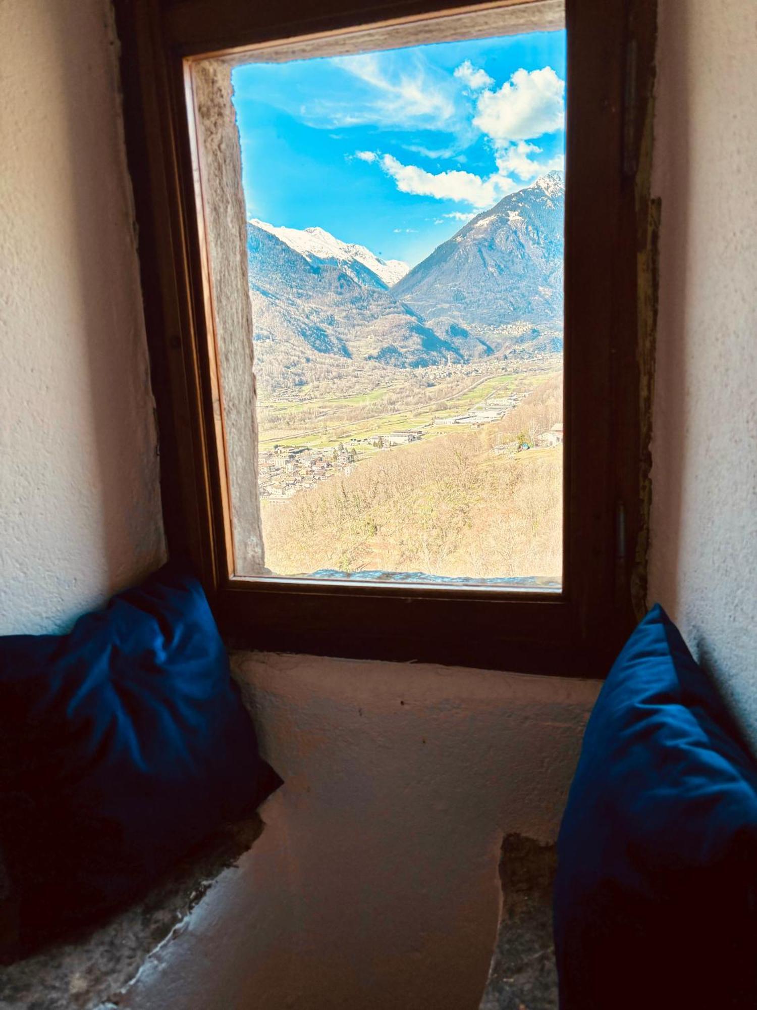Foppoli Castle, Private 11Th Century Fortress With Panoramic View, Sauna And Hot Tub Overlooking The Valtellina Mazzo di Valtellina Exterior photo
